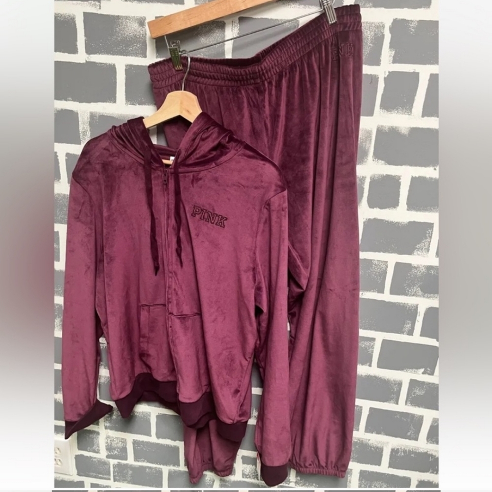 VS PINK VELOUR SETS